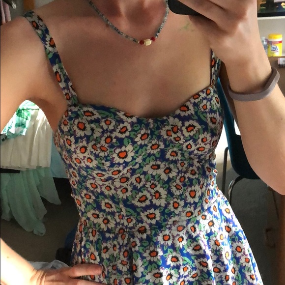 Summer dress 🌻 - Picture 3 of 7